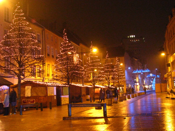 2007-12-24 18-11-32.JPG - Weihnachten in Thionville